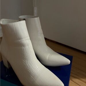 Elegant White Ankle Boots